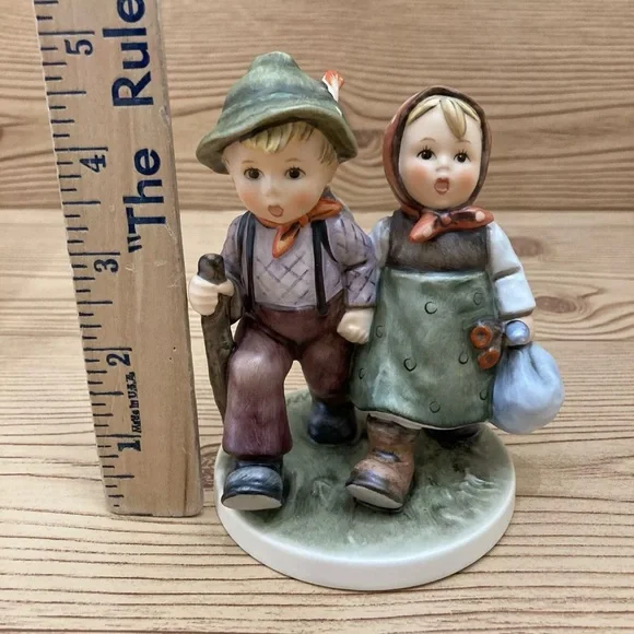 Hummel Goebel Figurine Going Home HUM 383 w/ Original Box & COA *Mint